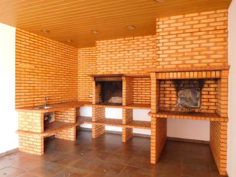 Moradia isolada T7 / Bidoeira de Cima/ Leiria