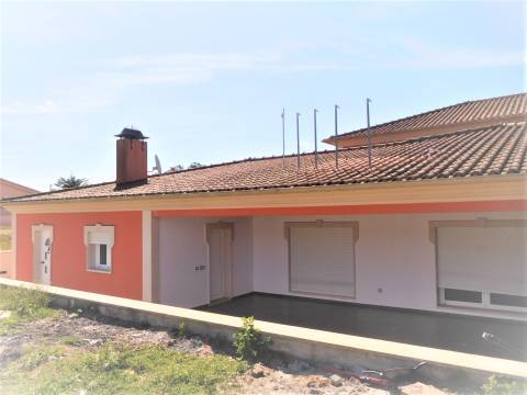 Moradia isolada T7 / Bidoeira de Cima/ Leiria