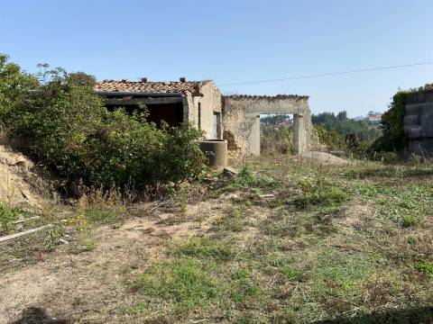 Moradia T2 com terreno / Touria / Pousos / Leiria