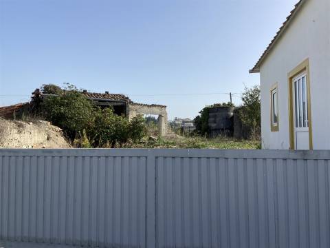 Moradia T2 com terreno / Touria / Pousos / Leiria