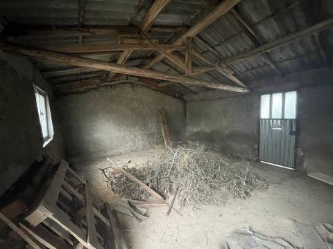 Moradia térrea com terreno / Casal Fernão João / Pombal / Leiria