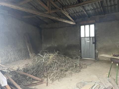 Moradia térrea com terreno / Casal Fernão João / Pombal / Leiria