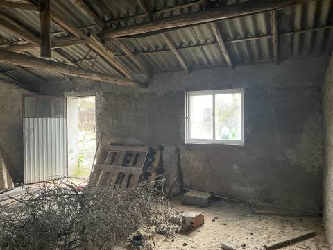 Moradia térrea com terreno / Casal Fernão João / Pombal / Leiria