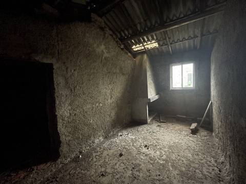 Moradia térrea com terreno / Casal Fernão João / Pombal / Leiria