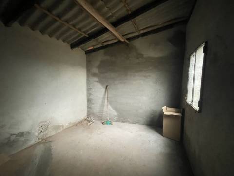 Moradia térrea com terreno / Casal Fernão João / Pombal / Leiria