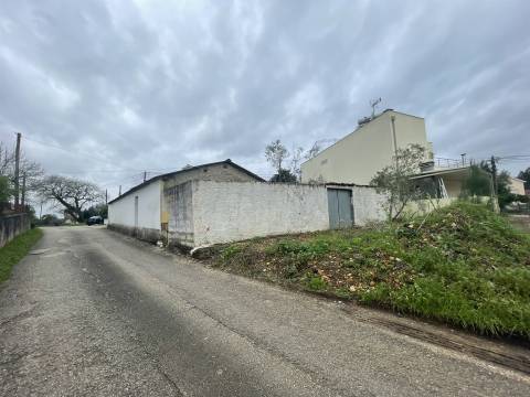 Moradia térrea com terreno / Casal Fernão João / Pombal / Leiria