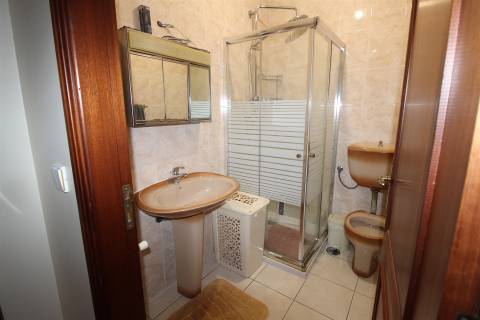 Moradia T3 + Loja/Armazém para comércio/ Com 1400m2 / Boa Vista / Leiria