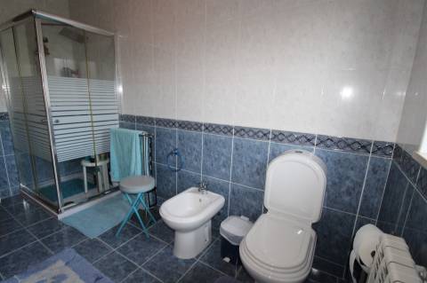 Moradia T3 + Loja/Armazém para comércio/ Com 1400m2 / Boa Vista / Leiria