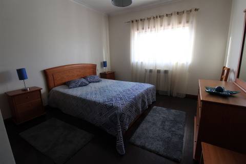 Moradia T3 + Loja/Armazém para comércio/ Com 1400m2 / Boa Vista / Leiria