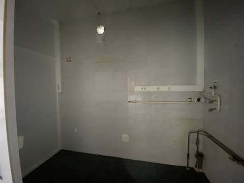 LOJA / Arrecadação / Quinta da Alçada / LEIRIA