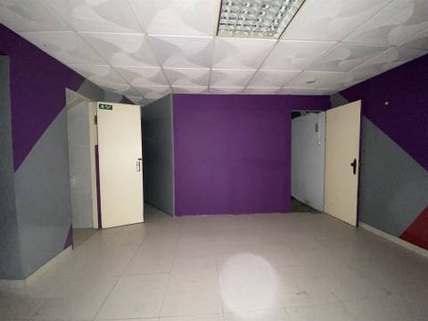 LOJA / Arrecadação / Quinta da Alçada / LEIRIA