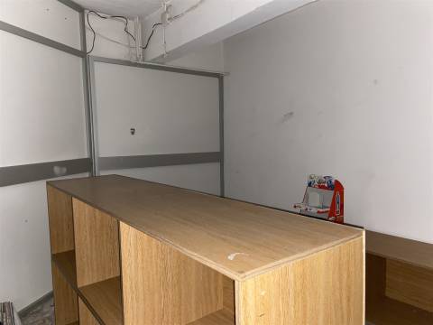 LOJA / Arrecadação / Quinta da Alçada / LEIRIA