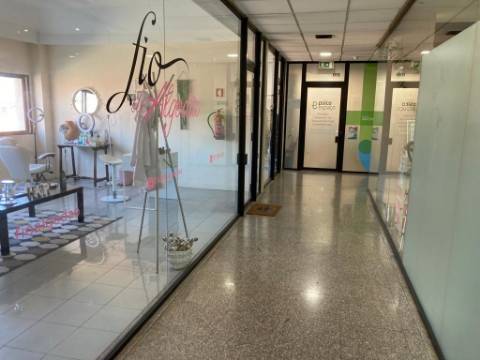 LOJA / Centro Comercial D. Dinis / Investimento / Leiria