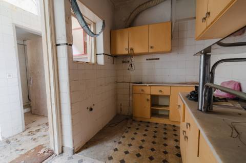 Prédio / 3 Pisos / Investimento /  Centro de Leiria