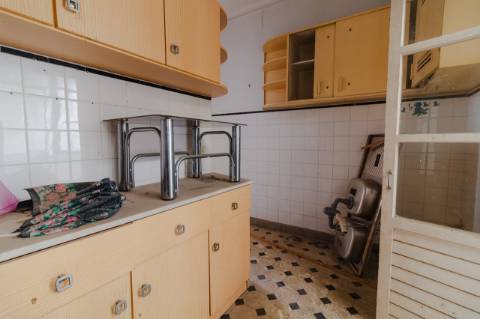 Prédio / 3 Pisos / Investimento /  Centro de Leiria