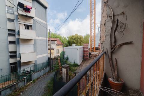 Prédio / 3 Pisos / Investimento /  Centro de Leiria