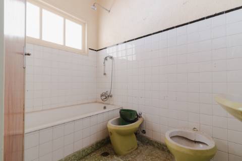 Prédio / 3 Pisos / Investimento /  Centro de Leiria