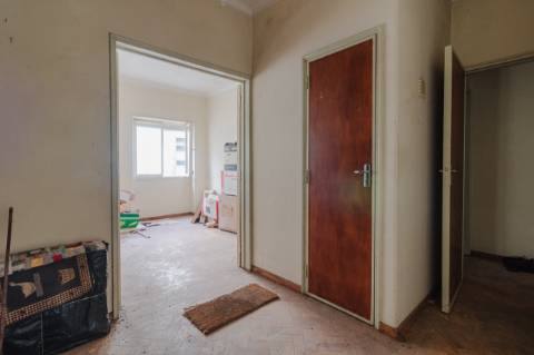 Prédio / 3 Pisos / Investimento /  Centro de Leiria