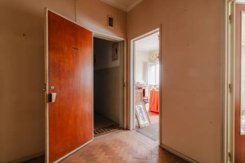 Prédio / 3 Pisos / Investimento /  Centro de Leiria