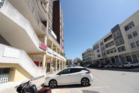 LOJA / Centro da Marinha Grande / Investimento / Leiria