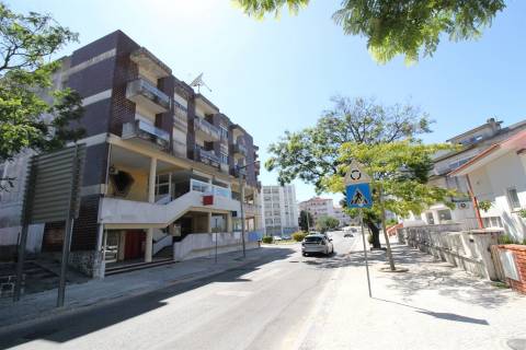 LOJA / Centro da Marinha Grande / Investimento / Leiria