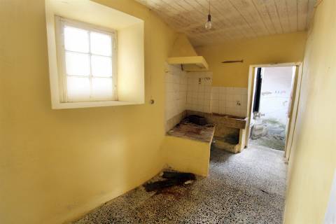 Moradia para Reconstruir / São Martinho do Porto