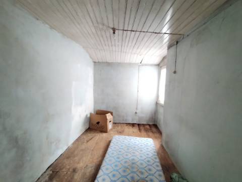 Moradia para Reconstruir / São Martinho do Porto