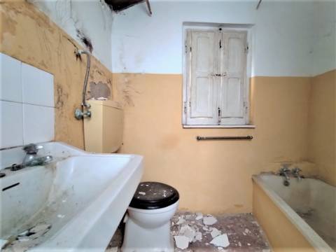 Moradia para Reconstruir / São Martinho do Porto