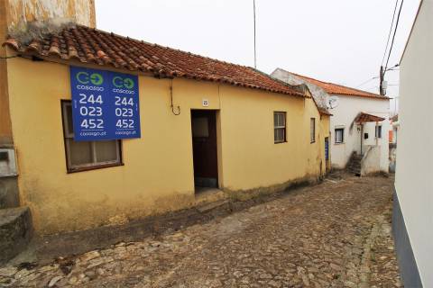 Moradia para Reconstruir / São Martinho do Porto