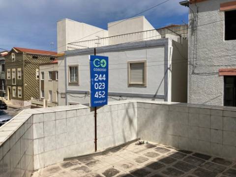 Apartamento T2 / 2 WC / Possibilidade de Duplex / Buarcos