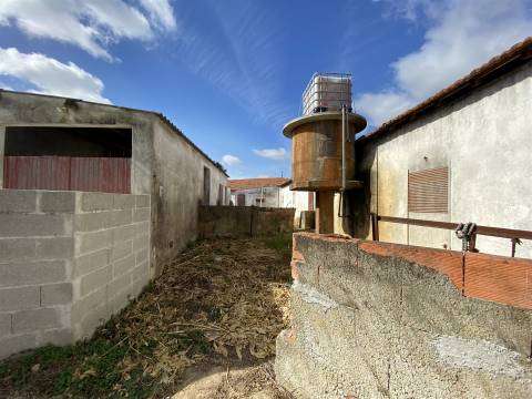 Armazém / Atividade industrial / Verdeiro / Ponte da Pedra