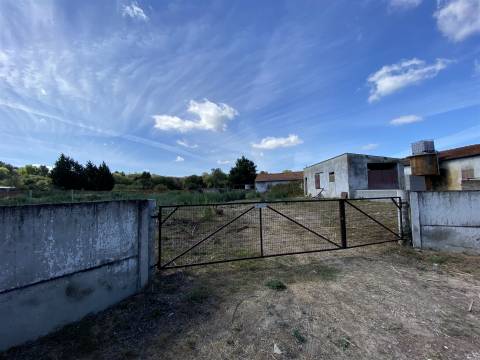 Armazém / Atividade industrial / Verdeiro / Ponte da Pedra