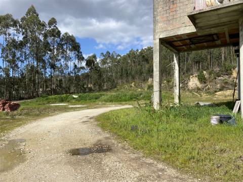Pavilhões 1.500m2 / Lotes de Terreno total 5360m2 / Amieira / Regueira de Pontes / Leiria