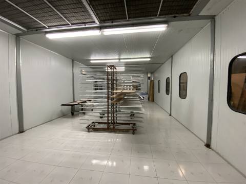 Pavilhões 1.500m2 / Lotes de Terreno total 5360m2 / Amieira / Regueira de Pontes / Leiria