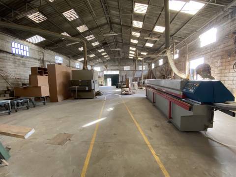 Pavilhões 1.500m2 / Lotes de Terreno total 5360m2 / Amieira / Regueira de Pontes / Leiria