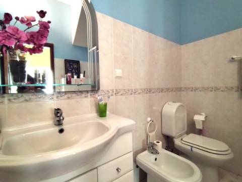 Moradia T4 / Armazém /Churrasqueira / Jardim / Quintal / Espite / Ourém