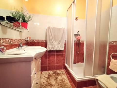 Moradia T4 / Armazém /Churrasqueira / Jardim / Quintal / Espite / Ourém