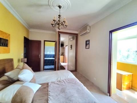 Moradia T4 / Armazém /Churrasqueira / Jardim / Quintal / Espite / Ourém