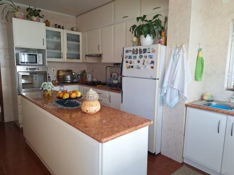 Moradia Geminada T3 Venda em Marinha Grande,Marinha Grande