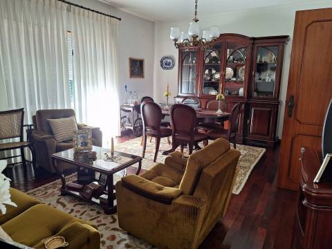 Moradia Geminada T3 Venda em Marinha Grande,Marinha Grande