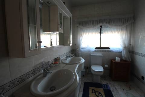 Moradia T5 / Terreno / Coimbrão / Leiria