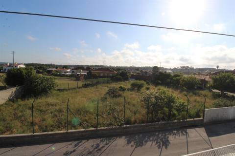 Moradia T5 / Terreno / Coimbrão / Leiria
