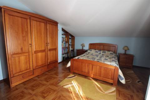 Moradia T5 / Terreno / Coimbrão / Leiria