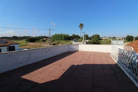 Moradia T5 / Terreno / Coimbrão / Leiria