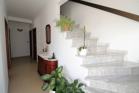 Moradia T5 / Terreno / Coimbrão / Leiria