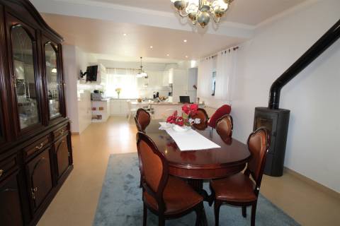 Moradia T5 / Terreno / Coimbrão / Leiria