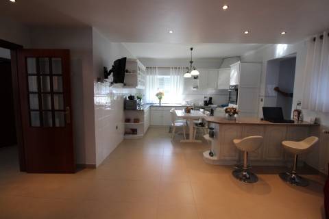 Moradia T5 / Terreno / Coimbrão / Leiria