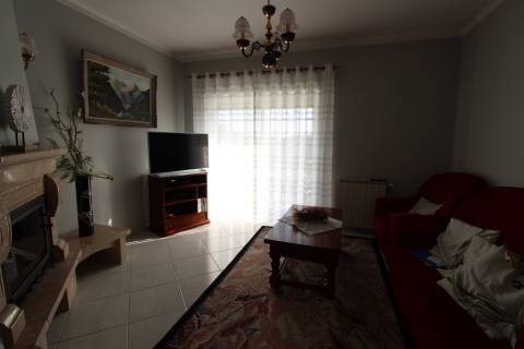 Moradia T5 / Terreno / Coimbrão / Leiria