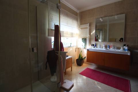 Moradia T5 / Terreno / Coimbrão / Leiria