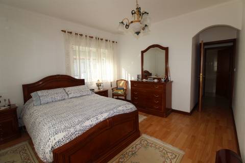 Moradia T5 / Terreno / Coimbrão / Leiria